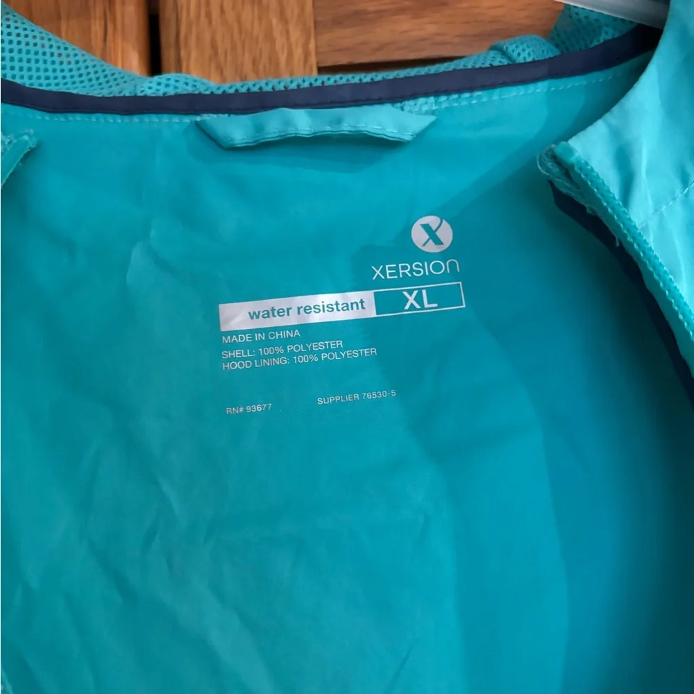 Women’s NWOT Pullover - Picture 7 of 7